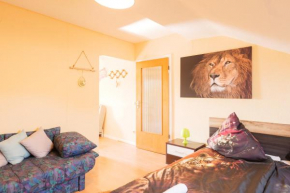 - Savanna Lodge Deluxe with Exclusive Design - Apartment 75sqm - Central Location - Terrace with View - Completely Renovated 2024 with Smart TV & Netflix - Separate Kitchen - Free Parking - Near Airpo
